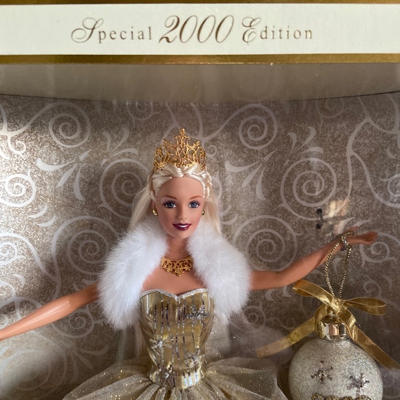 Vintage Celebration Barbie Special 2000 Edition - Picture 2 of 7